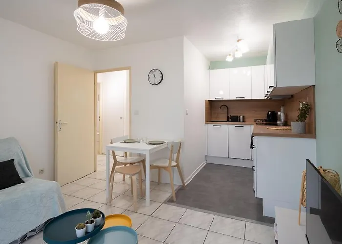 Le Pastel - Metro/ Centres De Formation-fac-thales